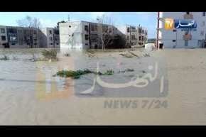 الأمطار تحجز المواطنين داخل سكناتهم وتغرق عدد من السيارات في عنابة