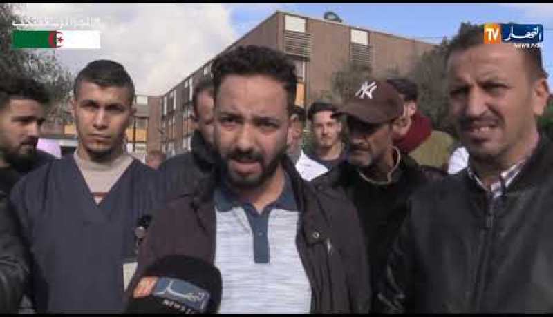 معسكر: عمال مستشفى مسلم الطيب يحتجون بعد تأخر صب رواتبهم