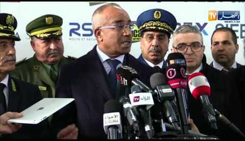 داخلية: دعوة مركبي السيارات للمساهمة مع الجميع في مجال الوقاية والأمن المروري