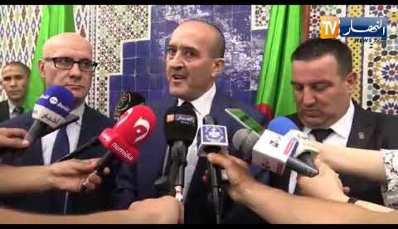 وزير السكن يكرم بعض المجاهدين و أعوان الحرس البلدي في تلمسان  بمناسبة عيد الاستقلال