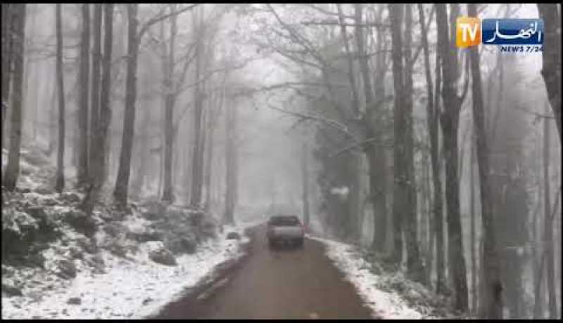 منطقة أكفادو ببجاية تكتسي الحلّة البيضاء