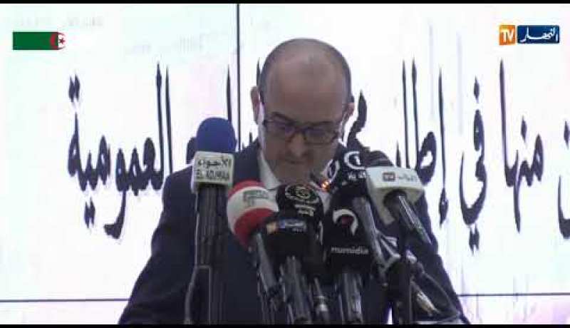 وزير السكن ووالي العاصمة يشرفان على تسليم عقود ملكية للمستفدين بمختلف الصيغ