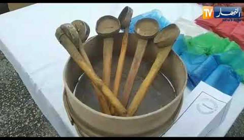 بجاية: الدرك الوطني يحجز أزيد من 62 قنطار من الشمة المقلدة وكشف 5 ورشات صناعتها بواد غير