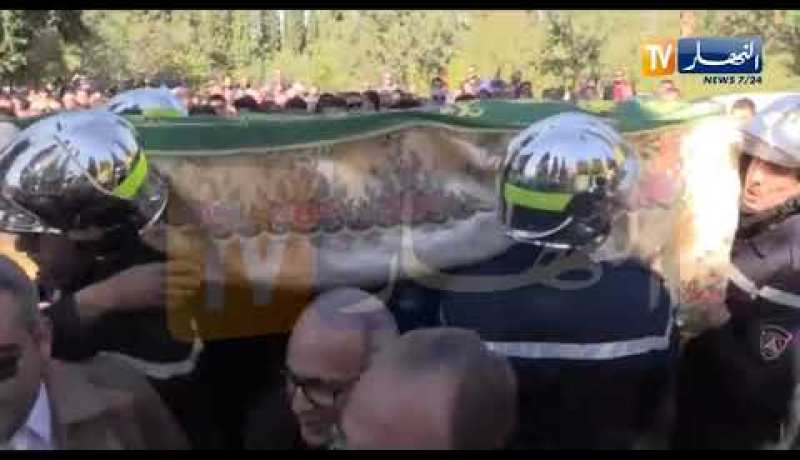 تشييع جنازة الدكتور مصطفى جعفور أحد أكبر أساتذة ولاية تلمسان في المجال العلمي