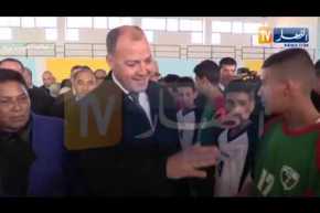 وزير الشباب والرياضة يقوم بزيارة تفقدية للمنشآت الرياضية بسيدي بلعباس