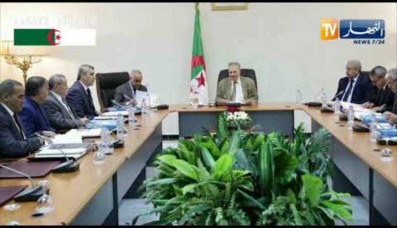 سياسة: قوجيل يجتمع برؤساء المجموعات البرلمانية