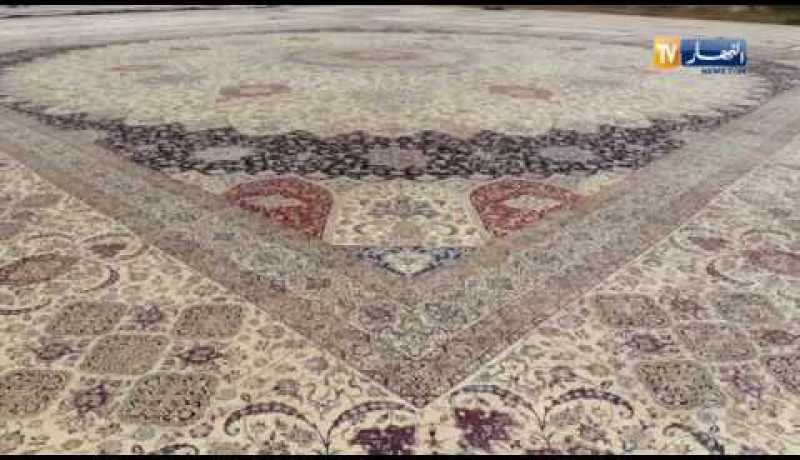 صور حصرية لأفخم أنواع السجاد الفارسي التي ستفترش قاعة صلاة المسجد الأعظم