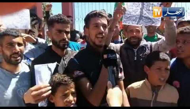 عين تموشنت.. محتجون ببلدية عقب الليل يغلقون مقر البلدية حاملين جملة من المطالب