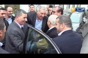 العاصمة: لحظة وصول عبد الرحمان بلعياط لمقر حزب الأفلان بحيدرة