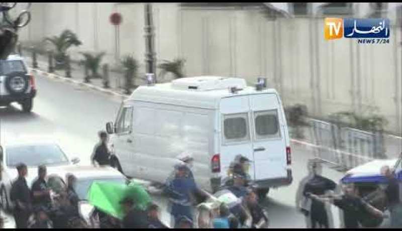 تحويل عمارة بن يونس إلى سجن الحراش