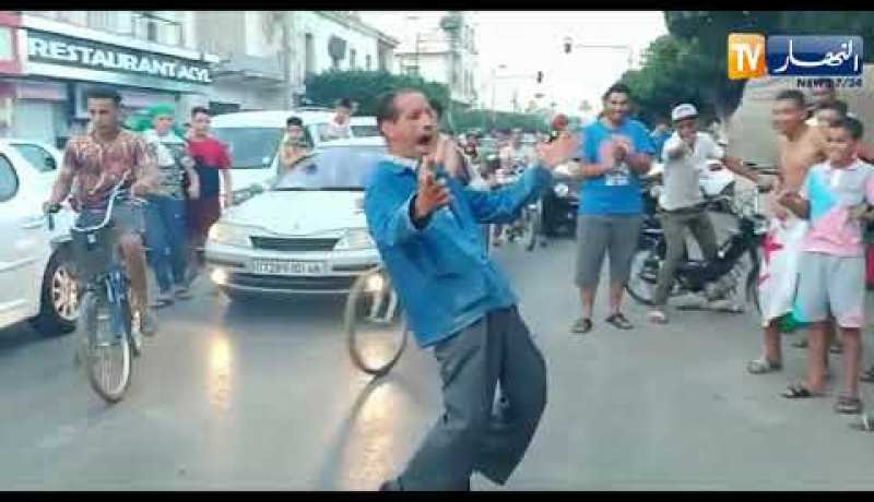 بهذه الرقصة عبر هذا المناصر من مدينة غليزان بتاهل المنتخب الوطني