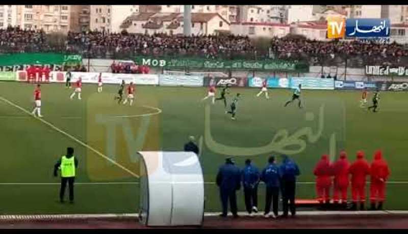 بجاية.. أنصار الموب يضيئون بطريقتهم الخاصة ملعب الاتحاد المغاربي