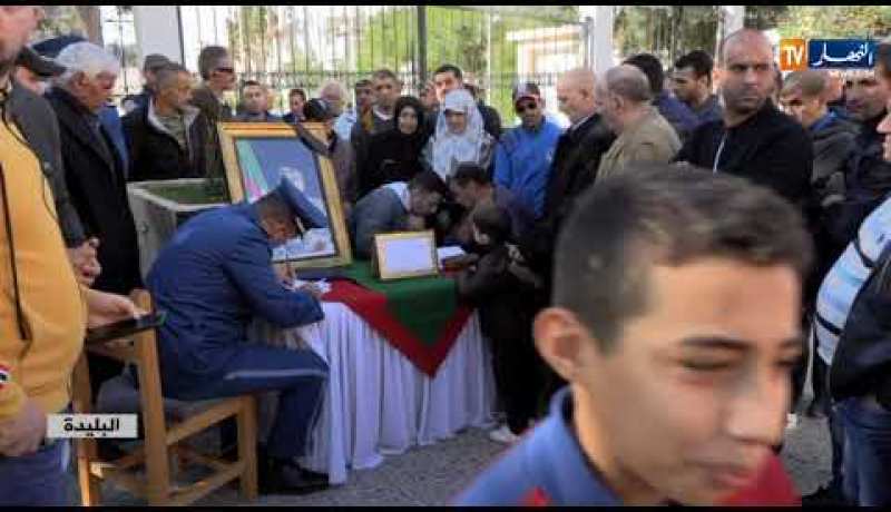 “أبو جرة سلطاني” يروي ما حدث له مع الفقيد “قايد صالح” سنة 84 أثناء تأديته للخدمة الوطنية