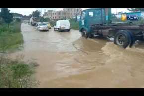 عنابة/ إرتفاع منسوب المياه أمام المؤسسة الوطنية للإنجاز العام لأشغال الري بالبوني  GTH