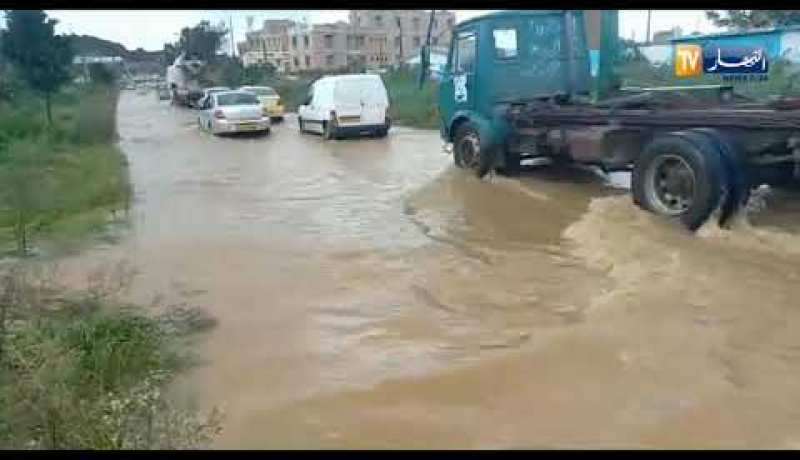 عنابة/ إرتفاع منسوب المياه أمام المؤسسة الوطنية للإنجاز العام لأشغال الري بالبوني  GTH