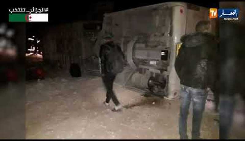 غرداية: وفاة طفل و إصابة 27 شخصا إثر إنقلاب حافلة بالطريق الوطني رقم 1