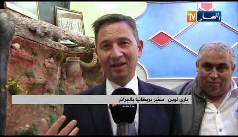 السفير البريطاني بالجزائر “مرحبا بكل الجزائريين الراغبين في الدراسة ببريطانيا”