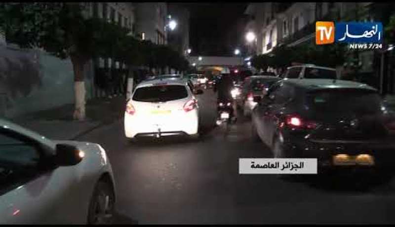 إحتفالات في شوارع العاصمة بقرار الرئيس بوتفليقة لعدم ترشحه لع هدة رئاسية جديدة