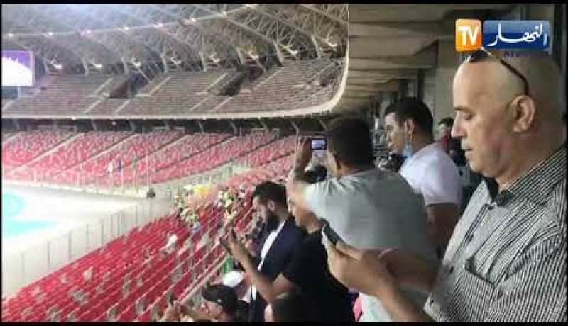 مدرب الخضر جمال بلماضي يستقبل داخل ملعب وهران الجديد بالزغاريد