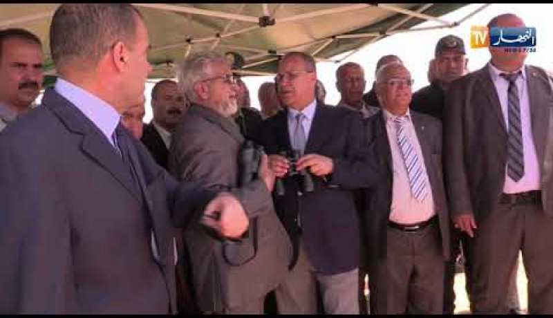 شاهد.. بوعزقي يتفقد الغزلان “بليجومال” في البيض !!