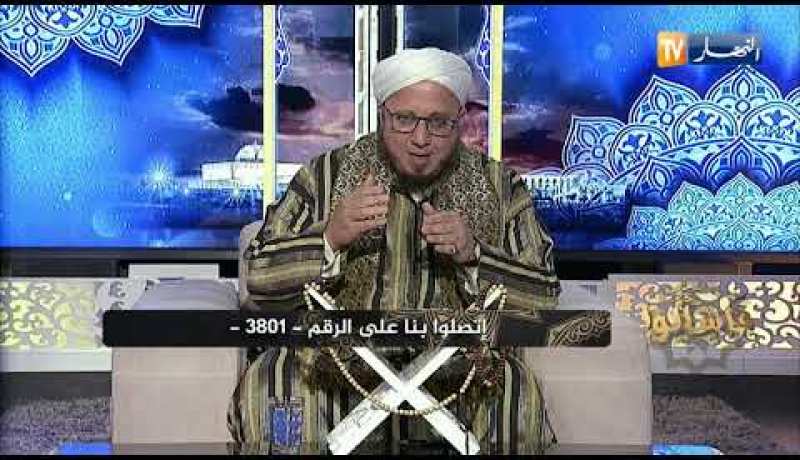 فاسألوا: مسجد قريتنا لا تصلى فيه الجمعة وأقرب مسجد لنا يبعد حوالي 7 كلم هل يجب حضورها أم تسقط علينا؟