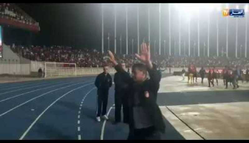 تحية حارة من طرف أنصار سوسطارة لحمدي والأول يتأثر