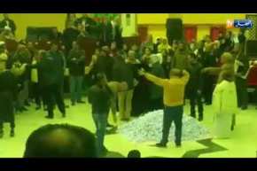 بسكرة : سيدة يغمى عليها بعد أن سحبت ورقة تحمل إسمها في قرعة حج 2018‎