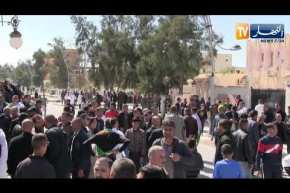 المسيلة : أساتذة يخرجون في مسيرات سلمية رفضا لتأجيل الإنتخابات