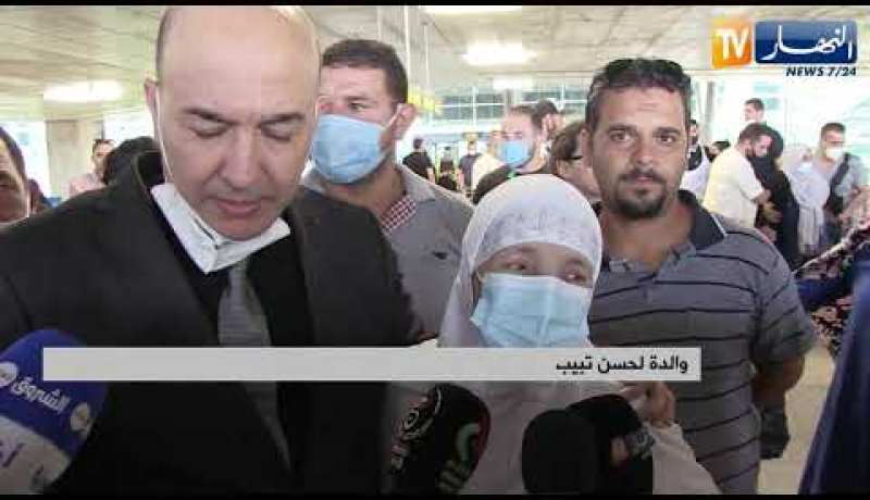 مجتمع: “لحسن تبيب” يعود لأرض الوطن محققا أمنيته في رؤية أمه