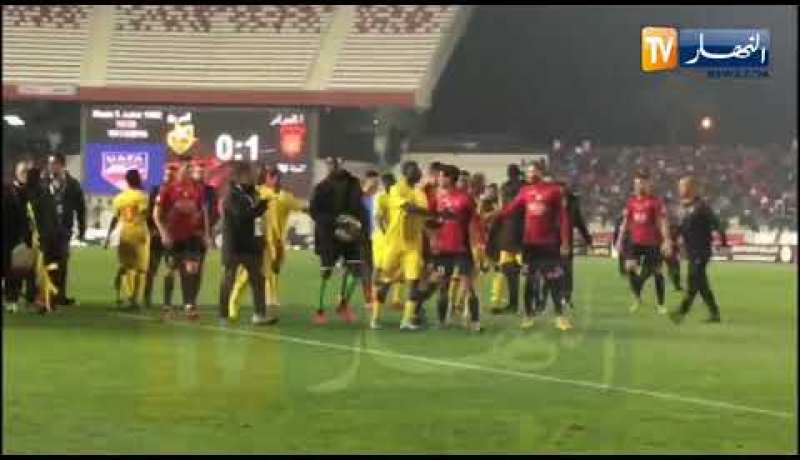 تخلطت بين شوطي مباراة إتحاد العاصمة والمريخ