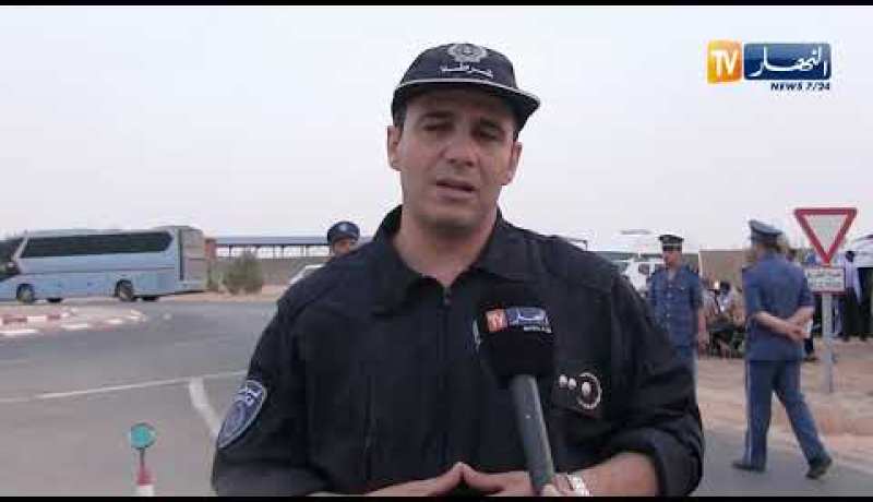 أدرار: مصالح الأمن تتضامن مع عابري السبيل على الطريق الوطني رقم 6