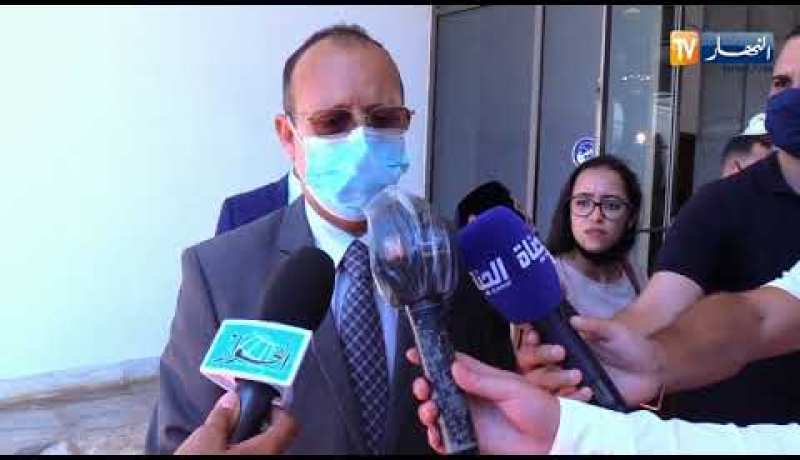 شخصيات سياسية ووطنية تلقي النظرة الأخيرة على رفات شهداء المقاومة الشعبية