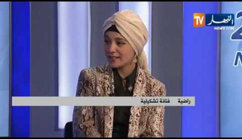 حين تستنطق الجدران فنا وإبداعا.. الفنانة راضية عصامية تبهر الجميع بفنها