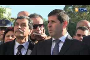 تدشين لوحة واجهة مقر ولاية وهران باللغتين العربية والأمازيغية بمناسبة احتفالات “يناير”