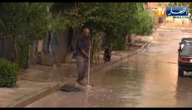 سعيدة: تساقط أمطار رعدية غزيرة بعين الحجر
