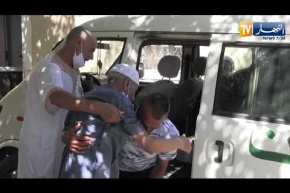 سيدي بلعباس: بعد أن فرقتهما الظروف.. شاب يخرج والده من دار العجزة