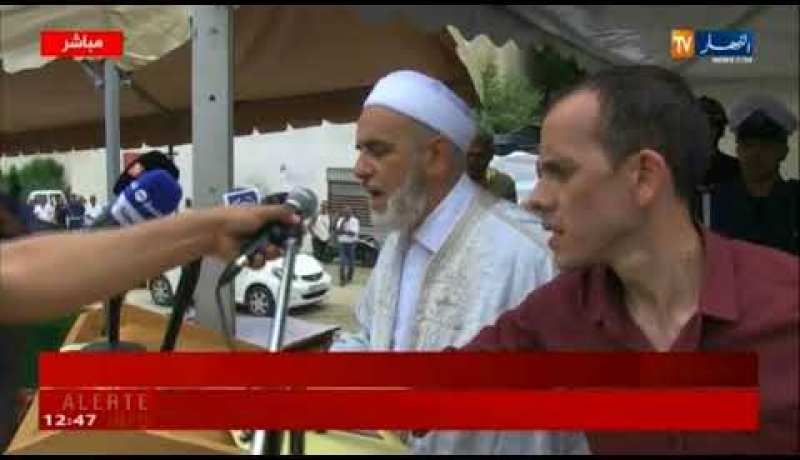 صلاة الجنازة على روح والي ميلة الراحل بمقبرة زغوان – عنابة