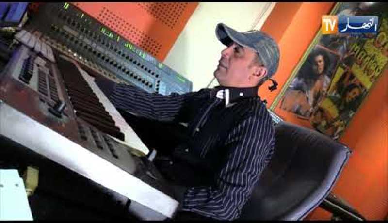 فن: الملحن والموزع الموسيقي بوشلوش يكرم عز الدين الشلفي!!