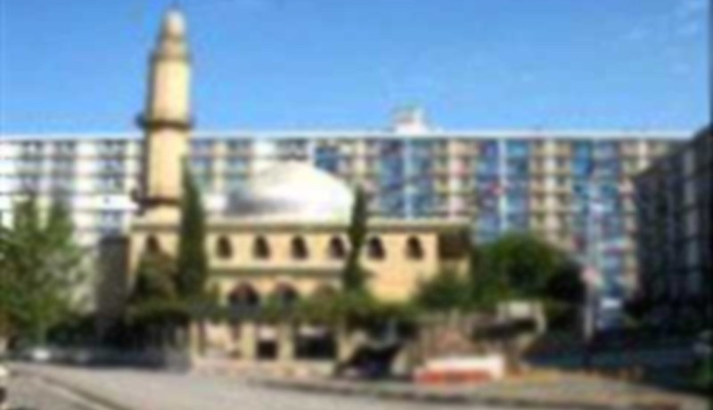إمام يتعرض لمحاولة قتل بعد فضحه لنشاط سري لتنظيم داعش