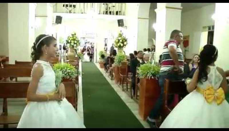 بالفيديو.. رجل مسلّح يطلق النار على الضيوف في حفل زفاف