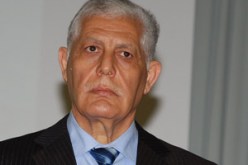 … والورد للصحفيات فقط
