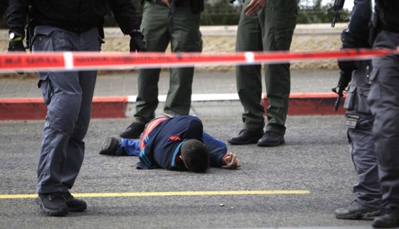 استشهاد شاب فلسطيني بعد إطلاق النار عليه من قبل قوات الاحتلال