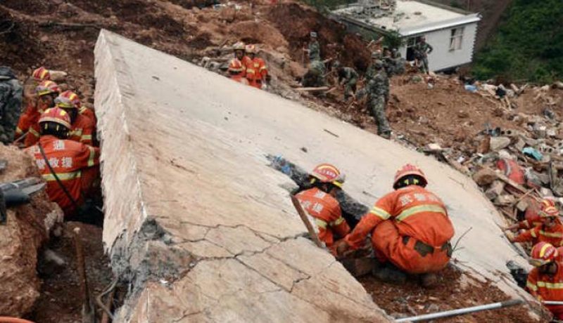 هلاك 4 أشخاص وفقدان آخرين إثر إنهيار أرضي في الصين