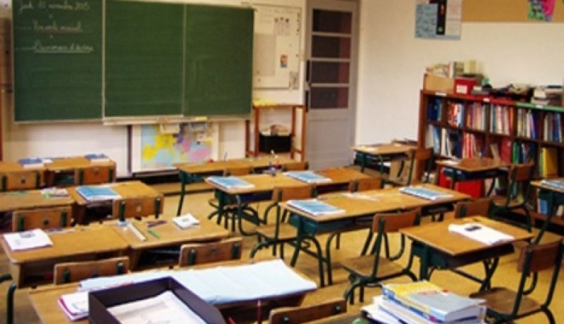 تلميذ يقتل معلّمه داخل القسم ليدخّن سيجارة