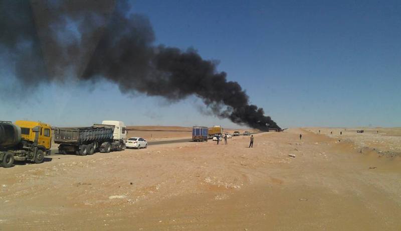 بالفيديو حادث أليم لتصادم شاحنتين لنقل البضائع بعين صالح