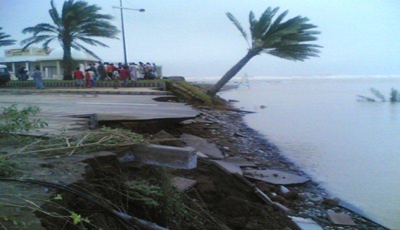 مقتل14 شخصا وإصابة 60 آخرين جراء إعصار اجتاح في اندونيسيا