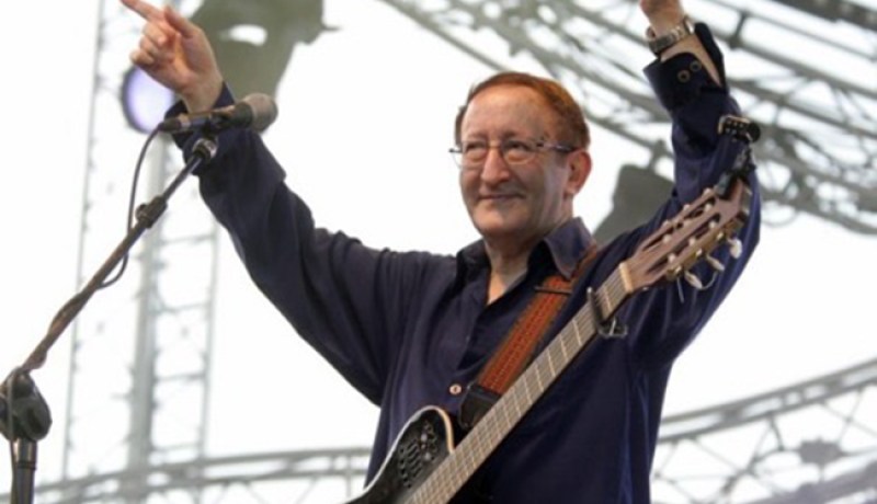 الفنان ايدير يعود للغناء في الجزائر بعد غياب 38 سنة