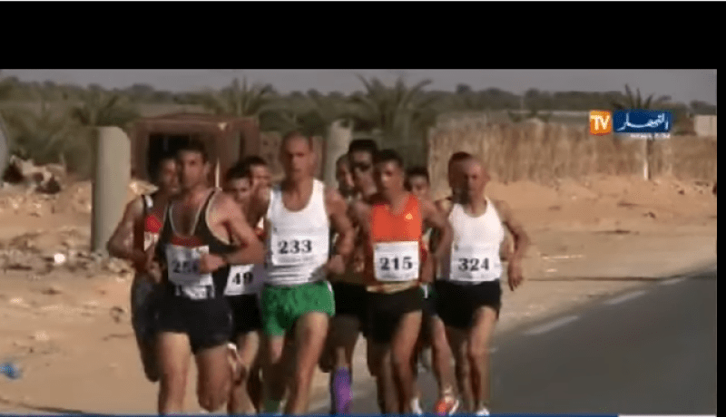 بالفيديو ..900 مشارك في ماراطون الواحات بورقلة