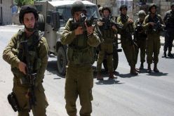 إصابة فلسطيني واعتقال خمسة آخرين في الضفة الغربية