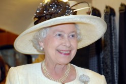 ملكة بريطانيا تبث رسالة أعياد الميلاد بتكنولوجيا البعد الثالث